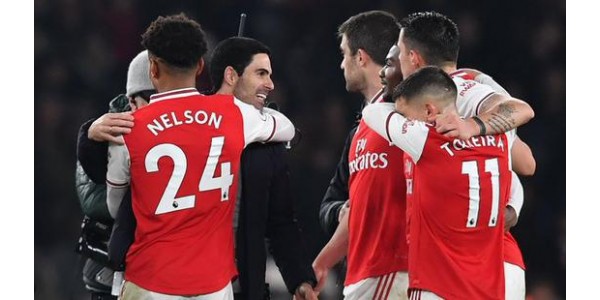 Žebříček Premier League čelí nejsilnější konkurenci